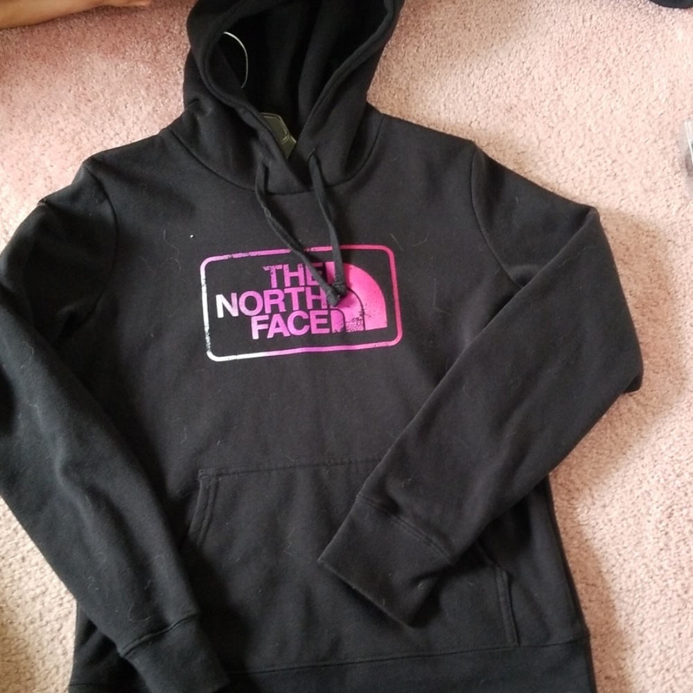 black northface hoodie